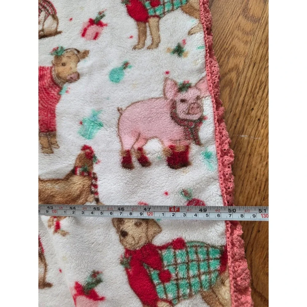 Holiday Farm Animal Fleece Throw Blanket Pink Crochet Trim Pigs Cows Dogs 50x70